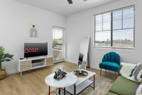 CozySuites Glendale by the stadium with pool 08
